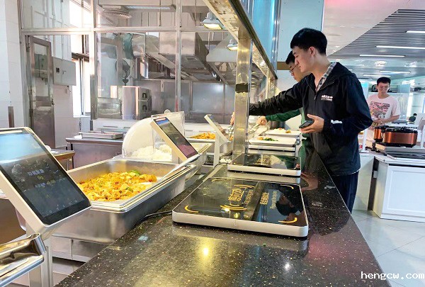 集点餐、称重、结算、营养分析于一体的智能称重台是怎么样的
